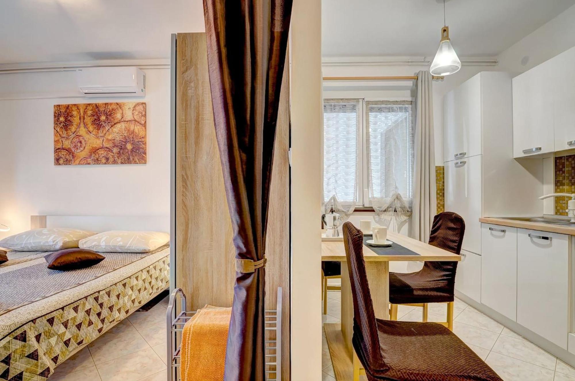 Lovely Apartments In Valbandon Fazana Bagian luar foto