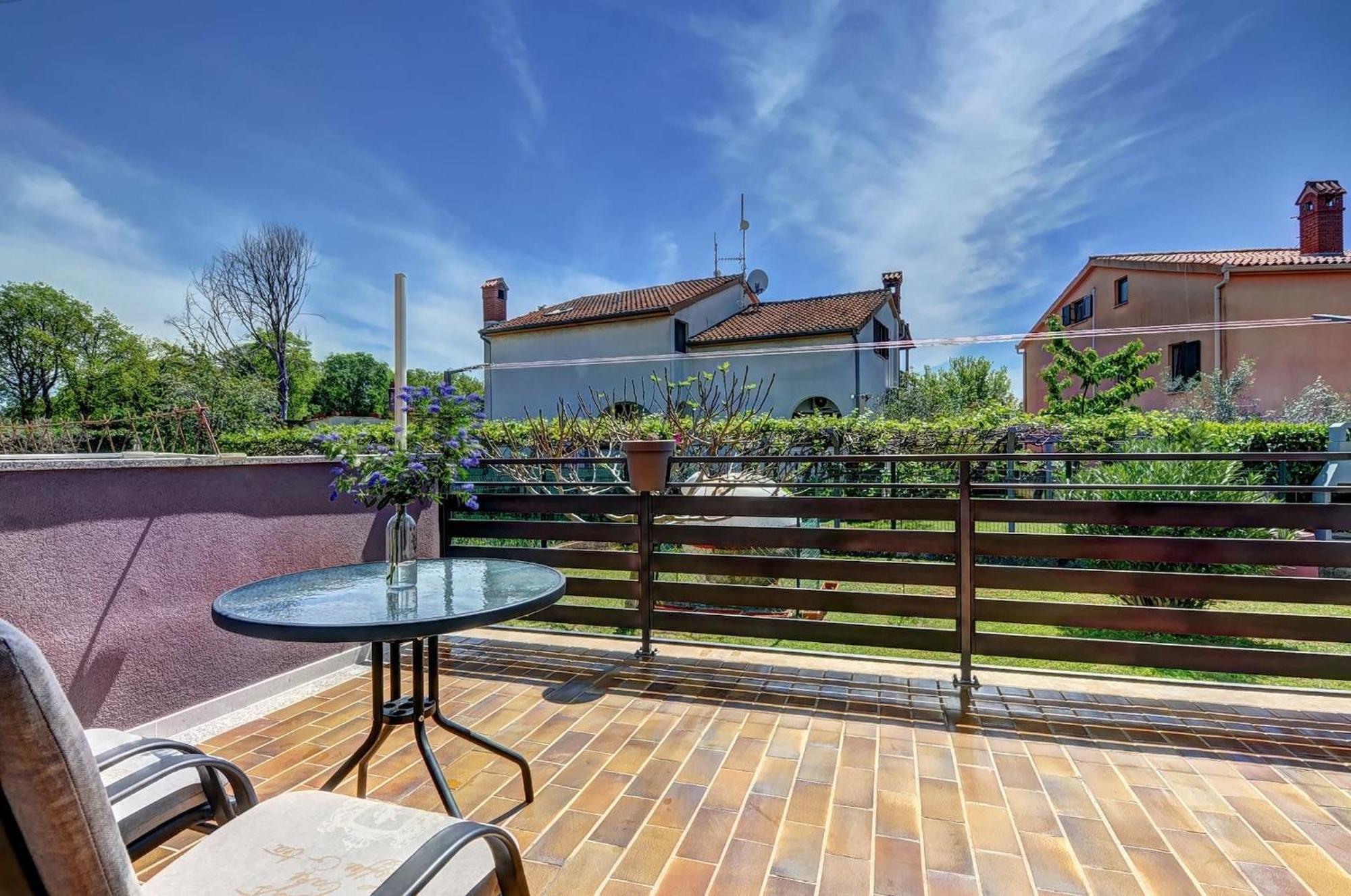 Lovely Apartments In Valbandon Fazana Bagian luar foto