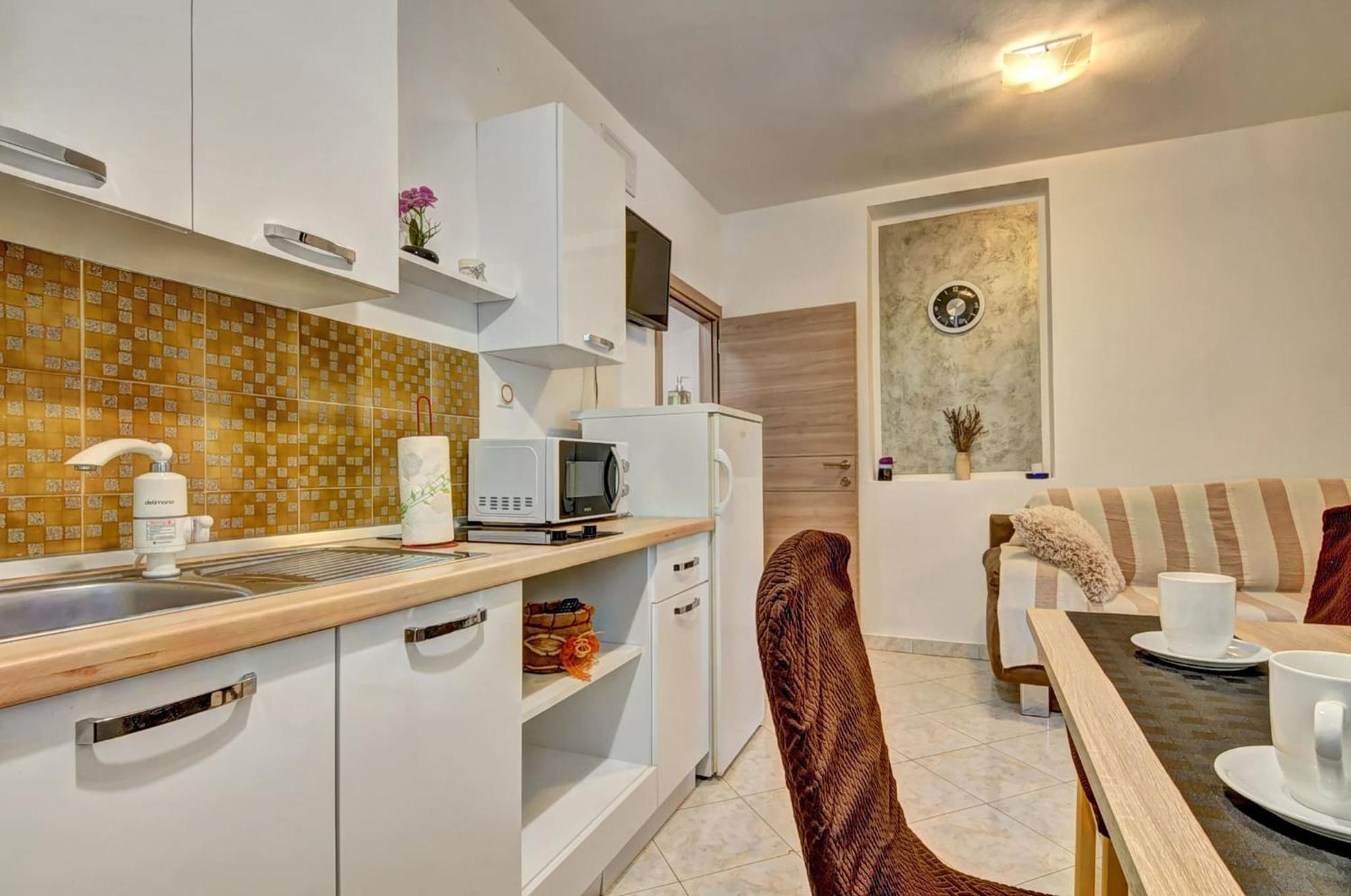 Lovely Apartments In Valbandon Fazana Bagian luar foto