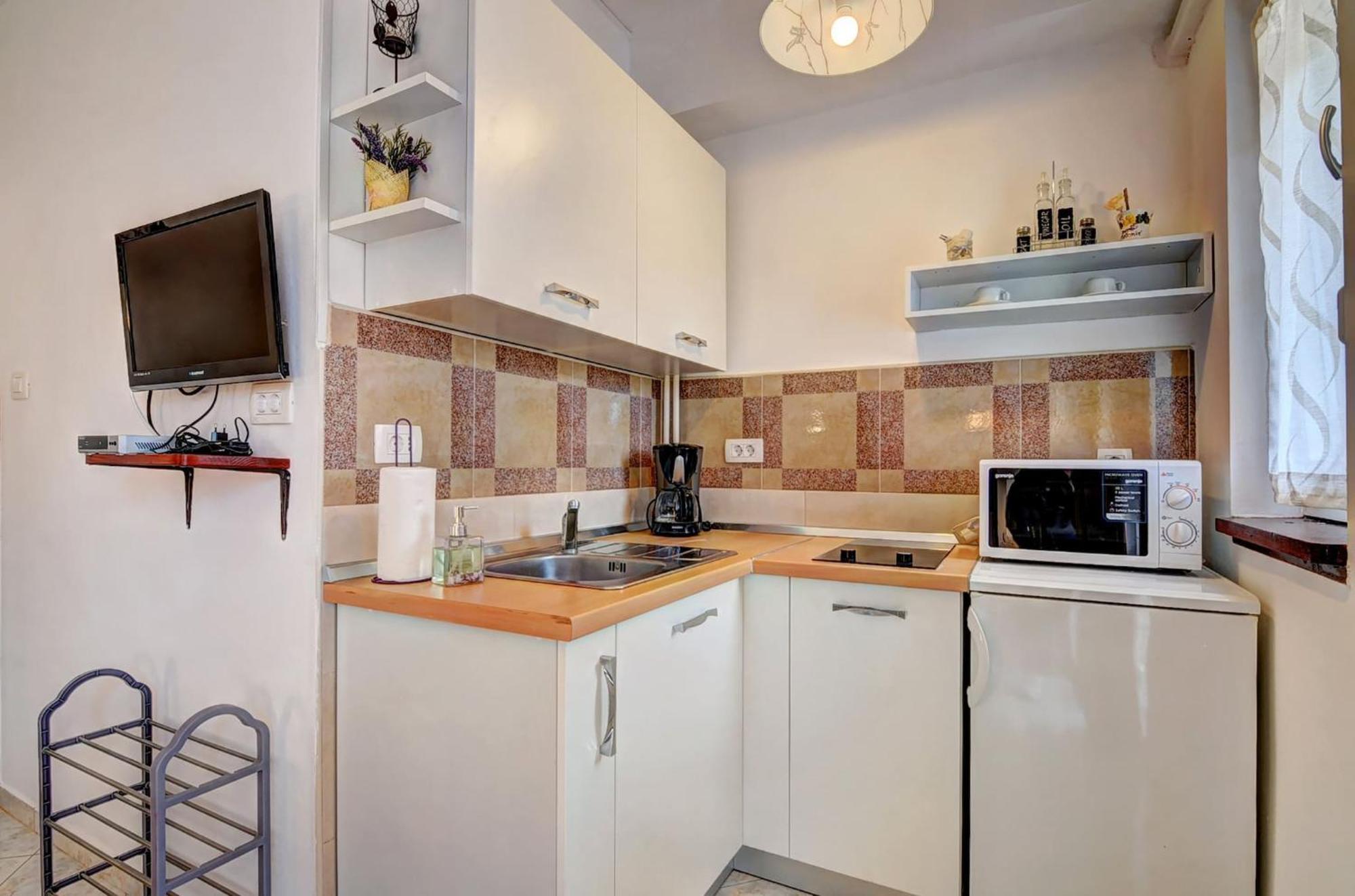 Lovely Apartments In Valbandon Fazana Bagian luar foto