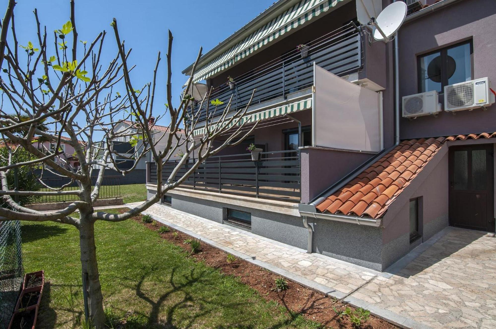 Lovely Apartments In Valbandon Fazana Bagian luar foto