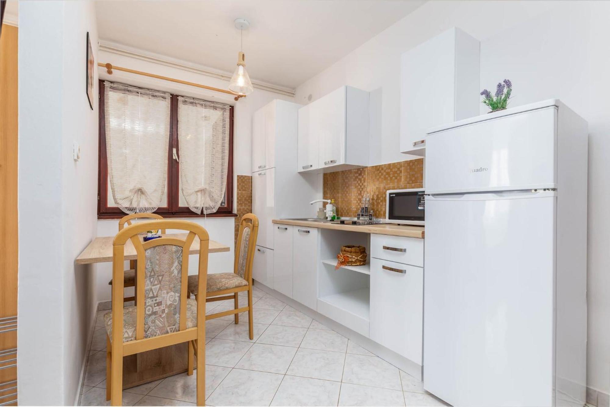 Lovely Apartments In Valbandon Fazana Bagian luar foto
